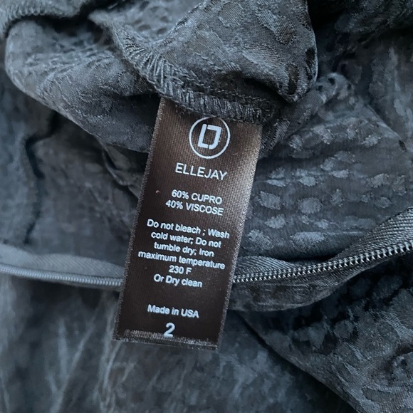 Ellejay Ashley fitted deep neck ruched waist Jumpsuit black animal print size 2 - Picture 4 of 8